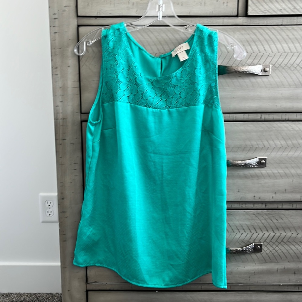 Sleeveless top